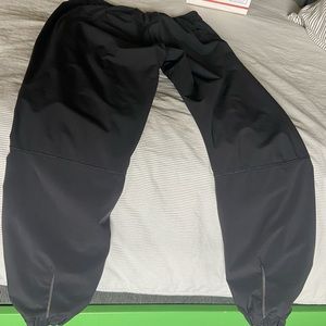 Lululemon black lined track pant size 8